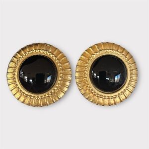 Bold Vintage 1980s Gold Sunburst Black Cabochon Clip-On Earrings